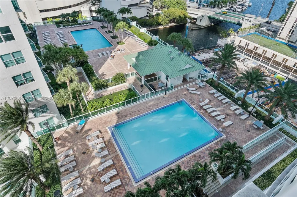 41 SE 5th St #1111 Miami, FL 33131