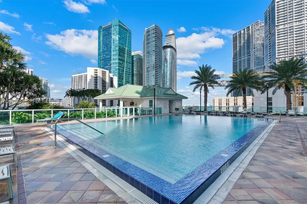 41 SE 5th St #1111 Miami, FL 33131