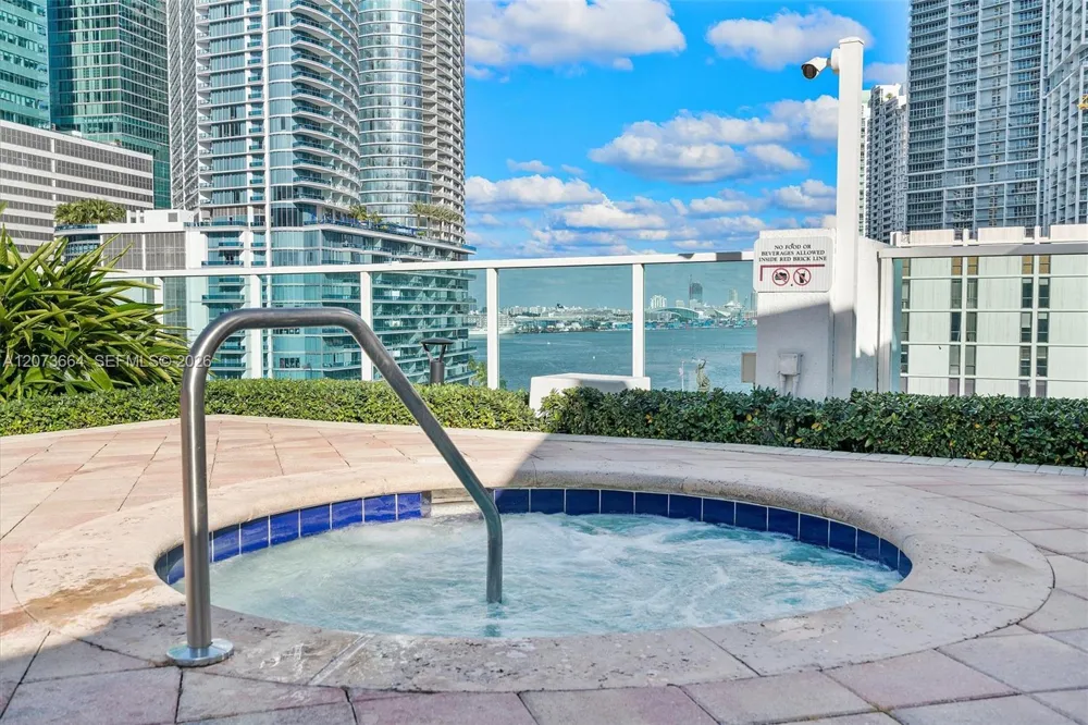 41 SE 5th St #1111 Miami, FL 33131
