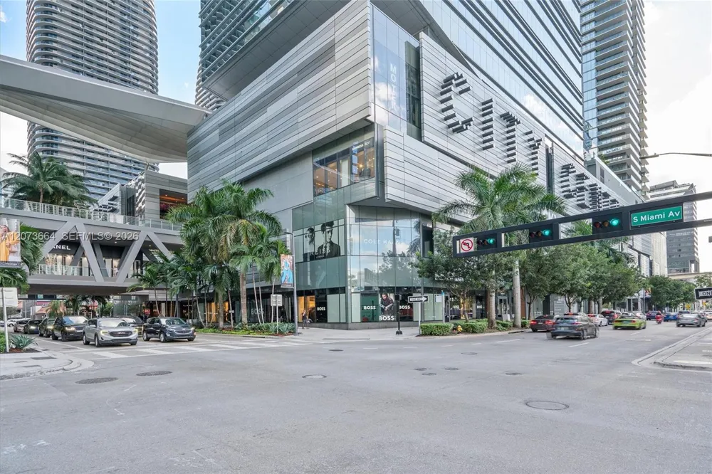 41 SE 5th St #1111 Miami, FL 33131