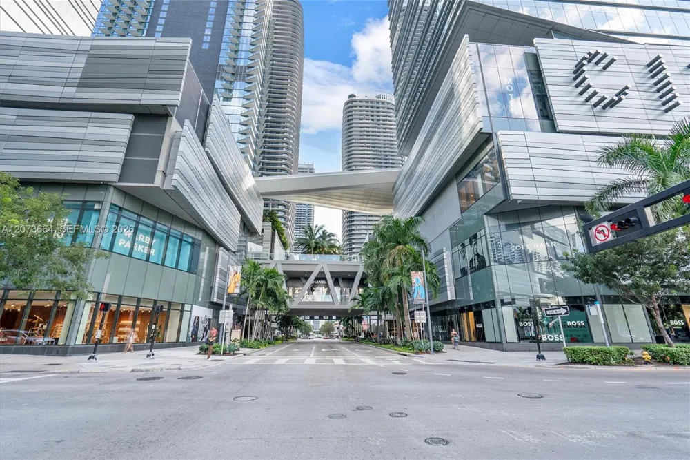 41 SE 5th St #1111 Miami, FL 33131