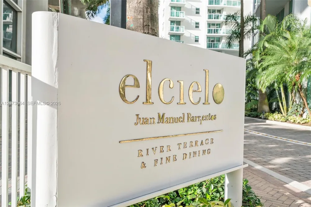 41 SE 5th St #1111 Miami, FL 33131