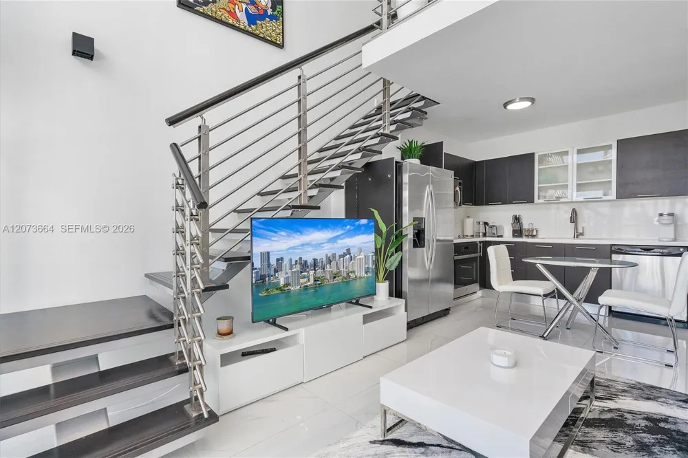 41 SE 5th St #1111 Miami, FL 33131