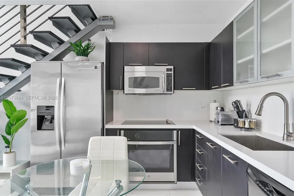 41 SE 5th St #1111 Miami, FL 33131