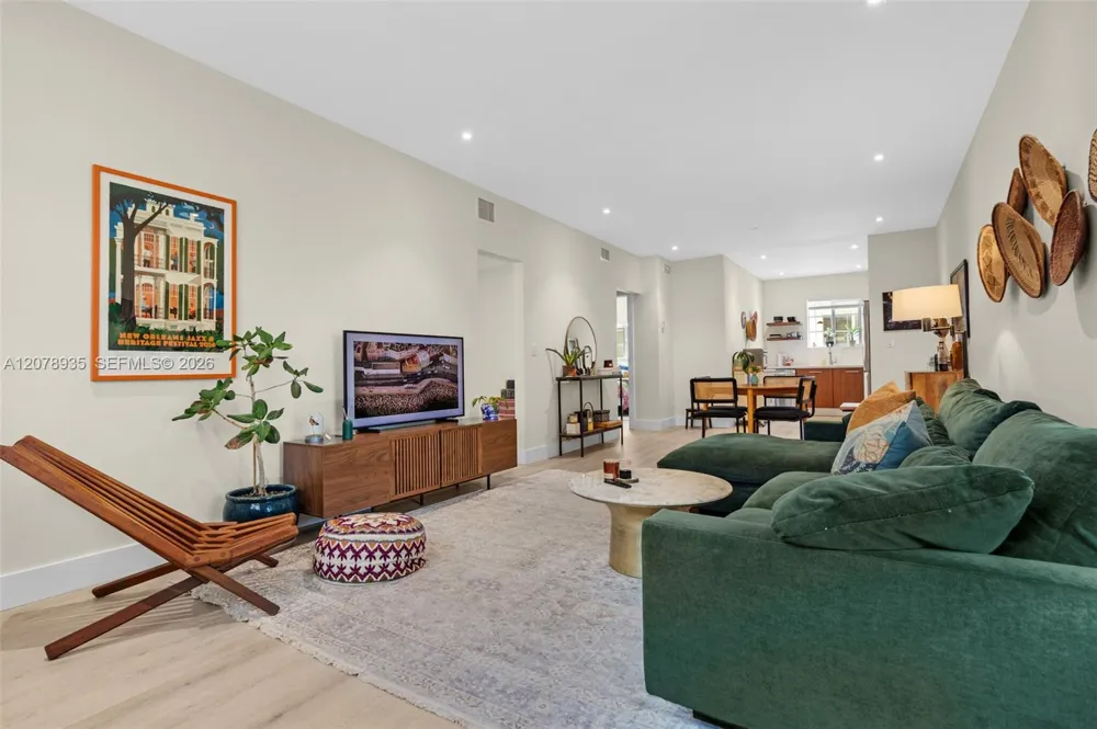 1341 15th St #206 Miami Beach, FL 33139