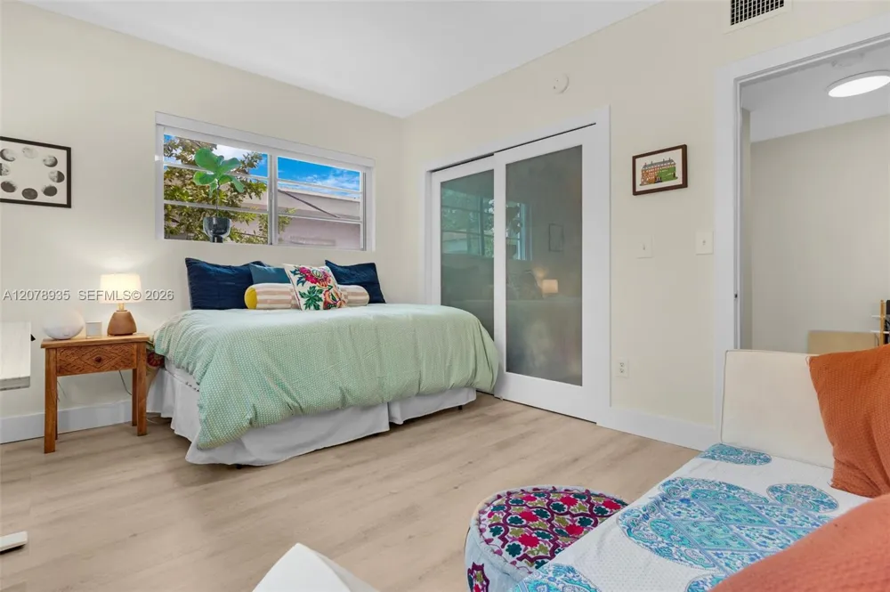 1341 15th St #206 Miami Beach, FL 33139
