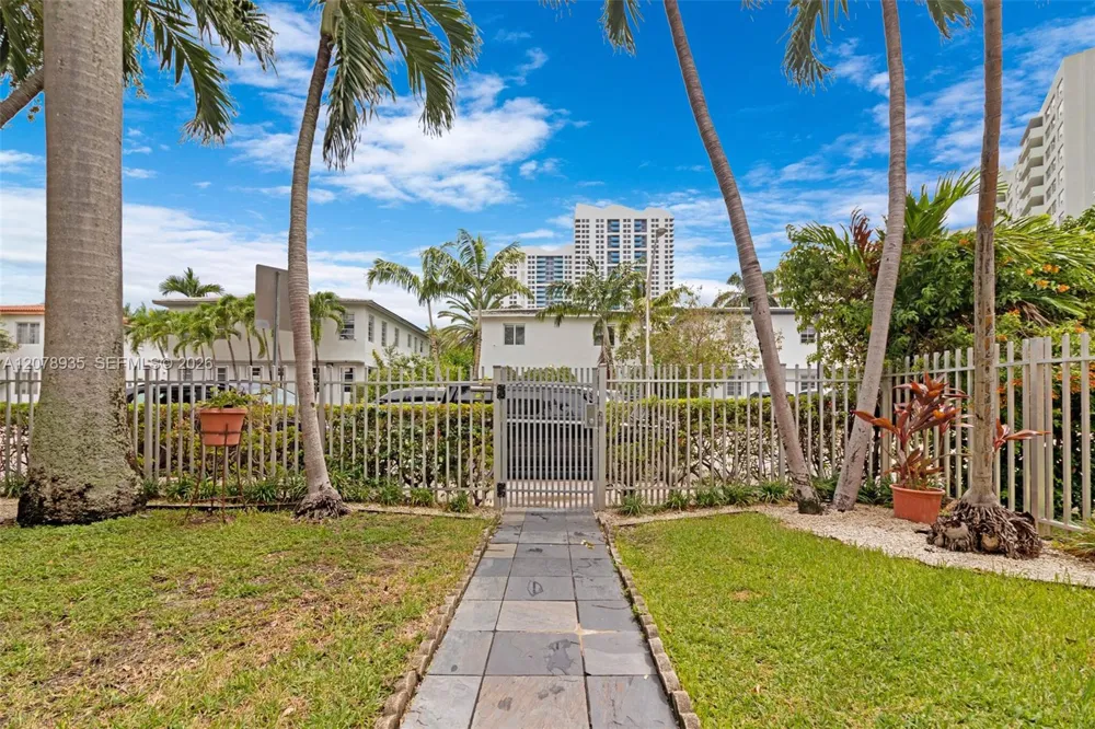 1341 15th St #206 Miami Beach, FL 33139