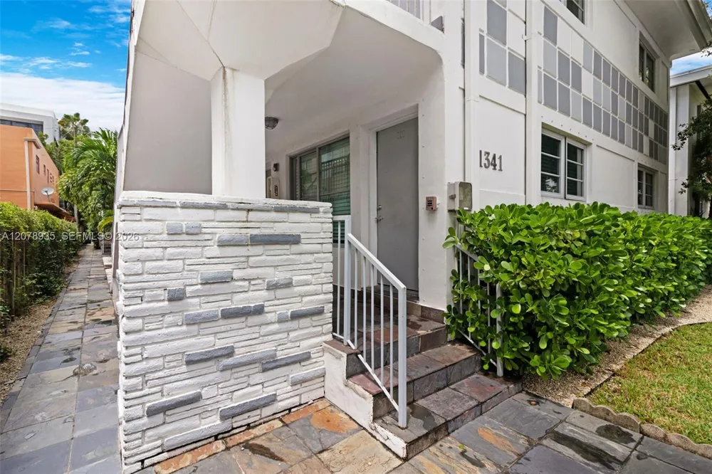 1341 15th St #206 Miami Beach, FL 33139