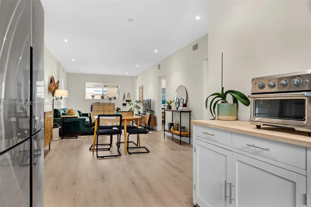 1341 15th St #206 Miami Beach, FL 33139