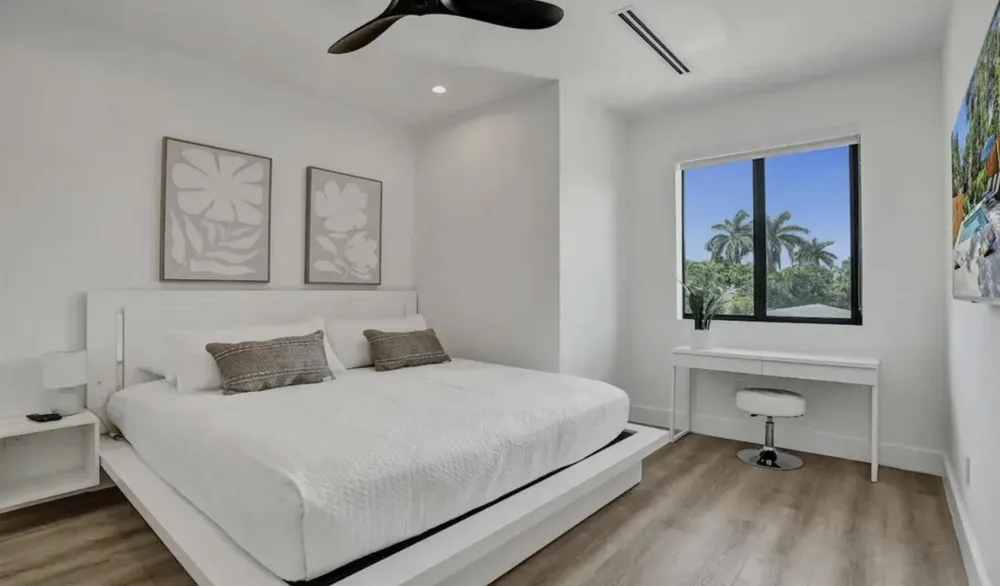 828 SW 16TH STREET Fort Lauderdale, FL 33315