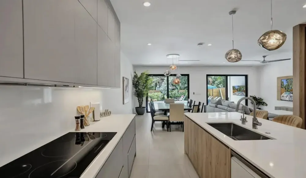 828 SW 16TH STREET Fort Lauderdale, FL 33315