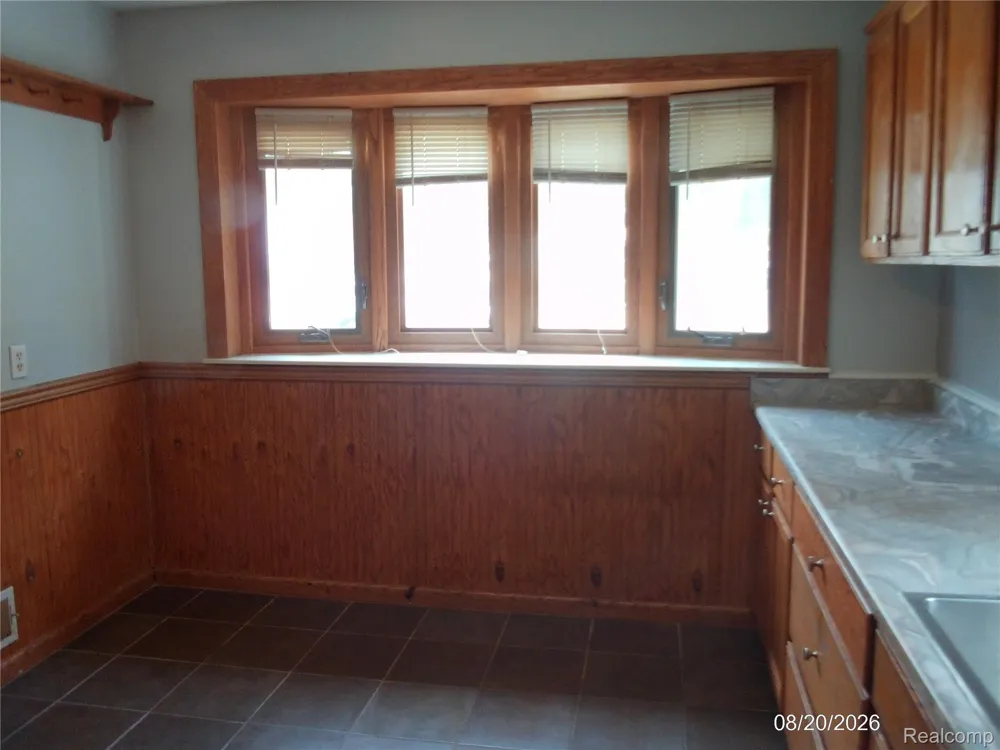 26445 Colgate Street Inkster City, MI 48141
