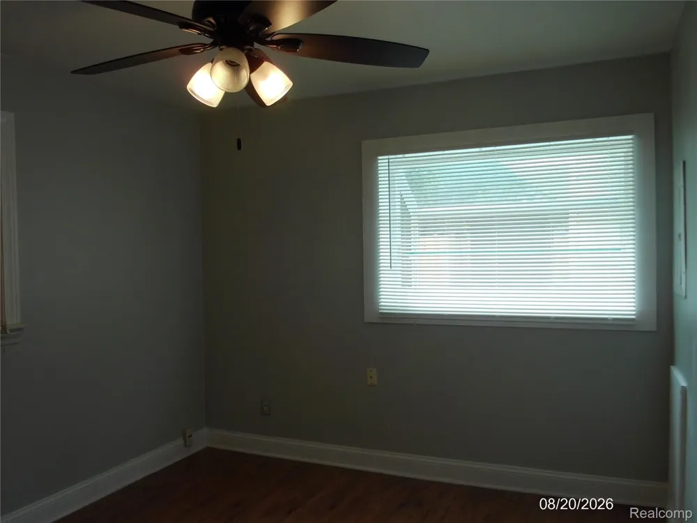 26445 Colgate Street Inkster City, MI 48141