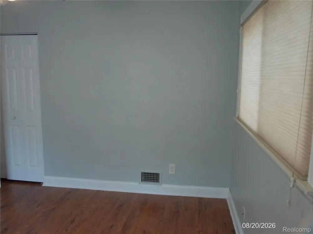 26445 Colgate Street Inkster City, MI 48141