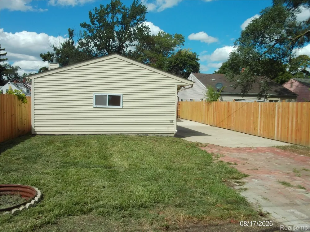26445 Colgate Street Inkster City, MI 48141