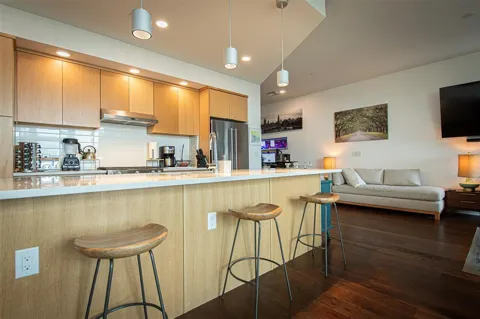 1322 E 12th Street #405