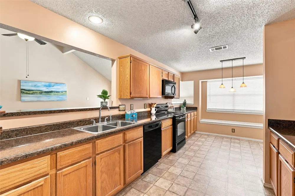 2923 Menlo Park Lane Carrollton, TX 75007