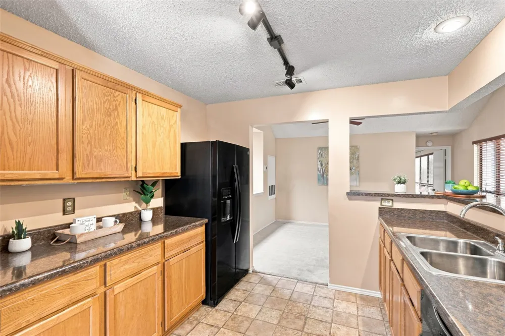 2923 Menlo Park Lane Carrollton, TX 75007