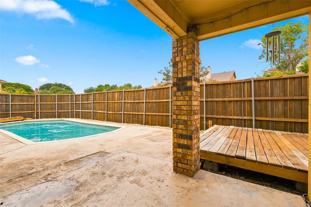 2923 Menlo Park Lane Carrollton, TX 75007