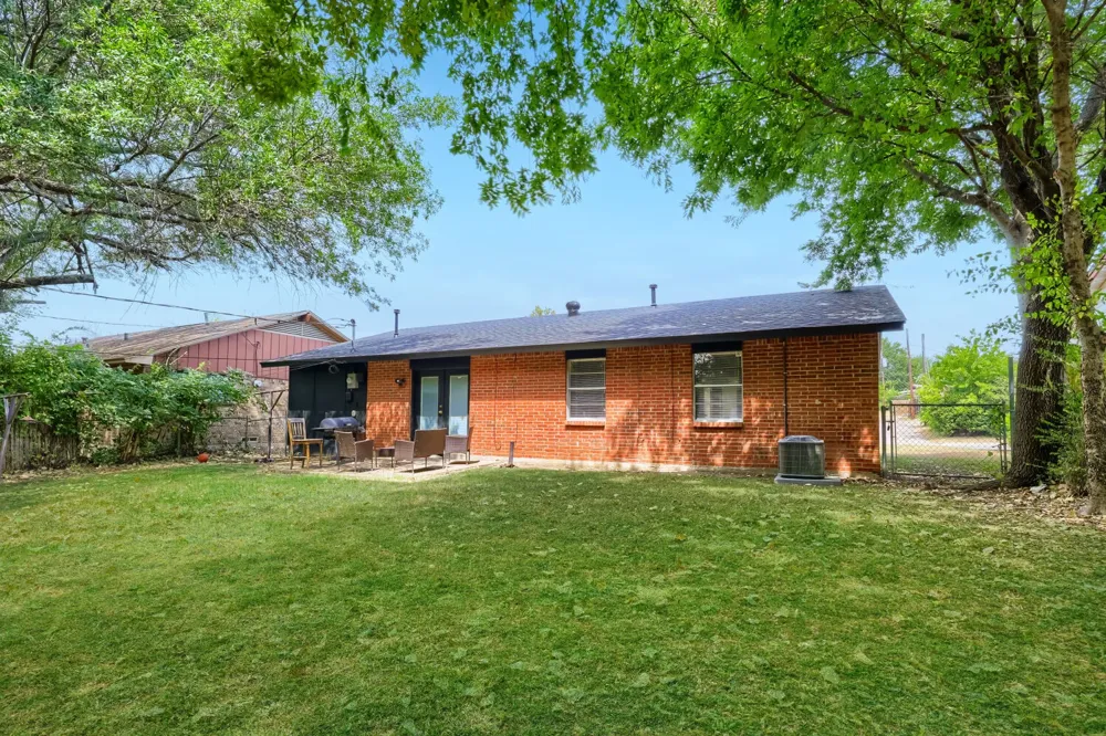 267 Merribrook Trail Duncanville, TX 75116
