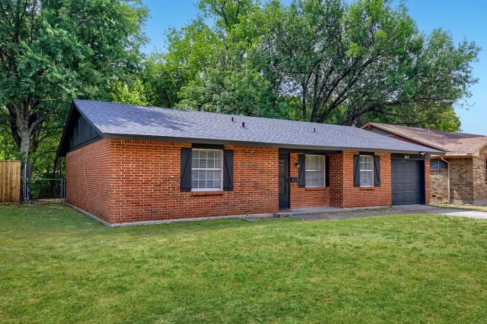 267 Merribrook Trail Duncanville, TX 75116