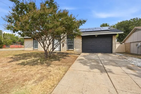 1743 Kingston Drive Lewisville, TX 75067