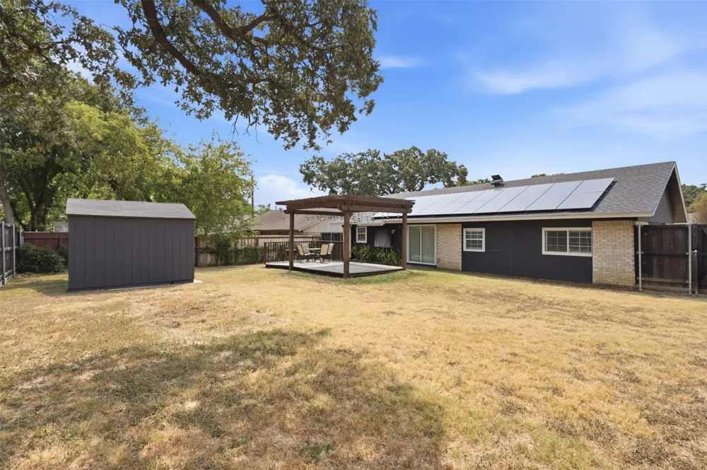 1743 Kingston Drive Lewisville, TX 75067