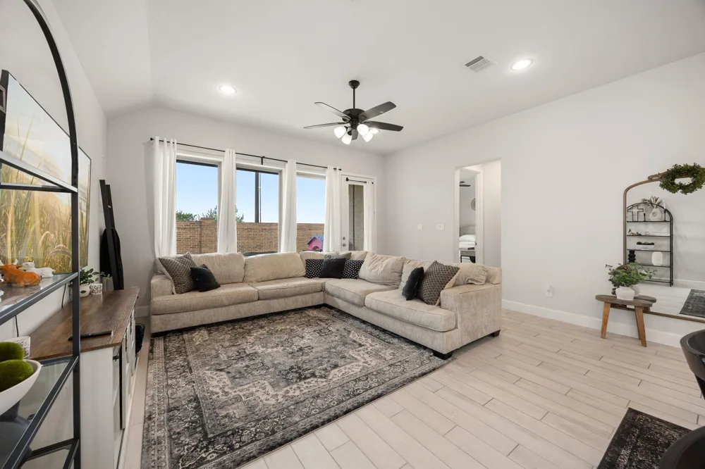 8711 Harbor Pines Drive Cypress, TX 77433