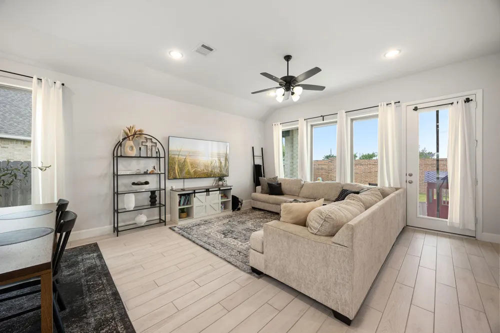 8711 Harbor Pines Drive Cypress, TX 77433