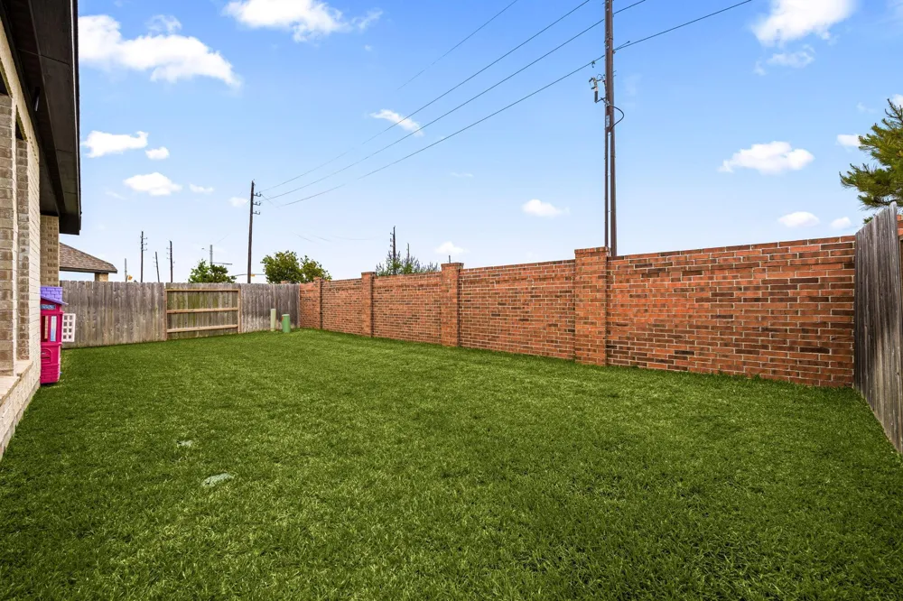 8711 Harbor Pines Drive Cypress, TX 77433