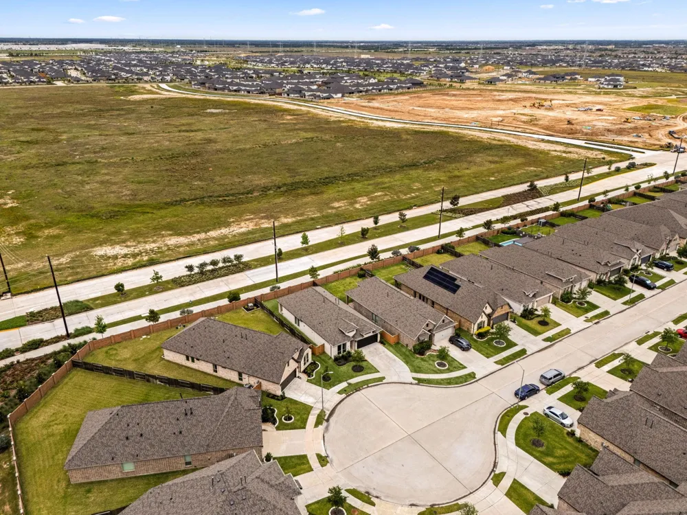 8711 Harbor Pines Drive Cypress, TX 77433