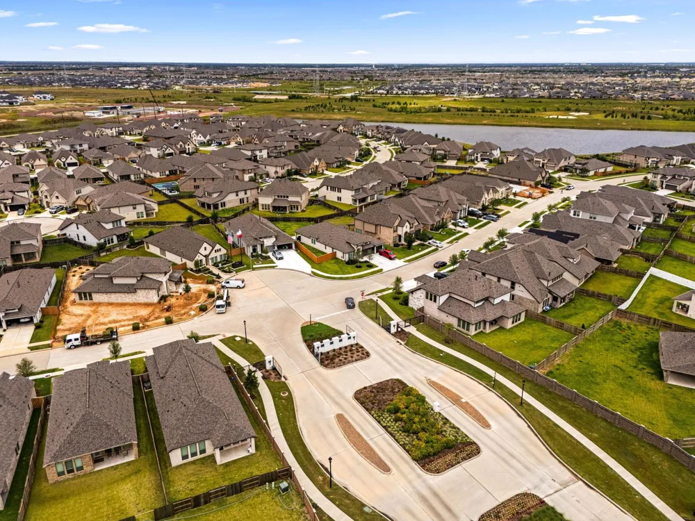 8711 Harbor Pines Drive Cypress, TX 77433
