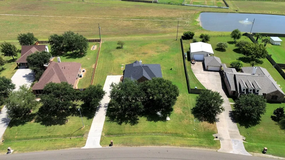 14618 Stablebrook Drive Beach City, TX 77523