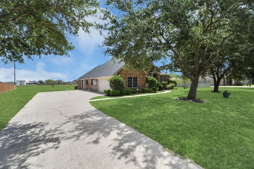 14618 Stablebrook Drive Beach City, TX 77523
