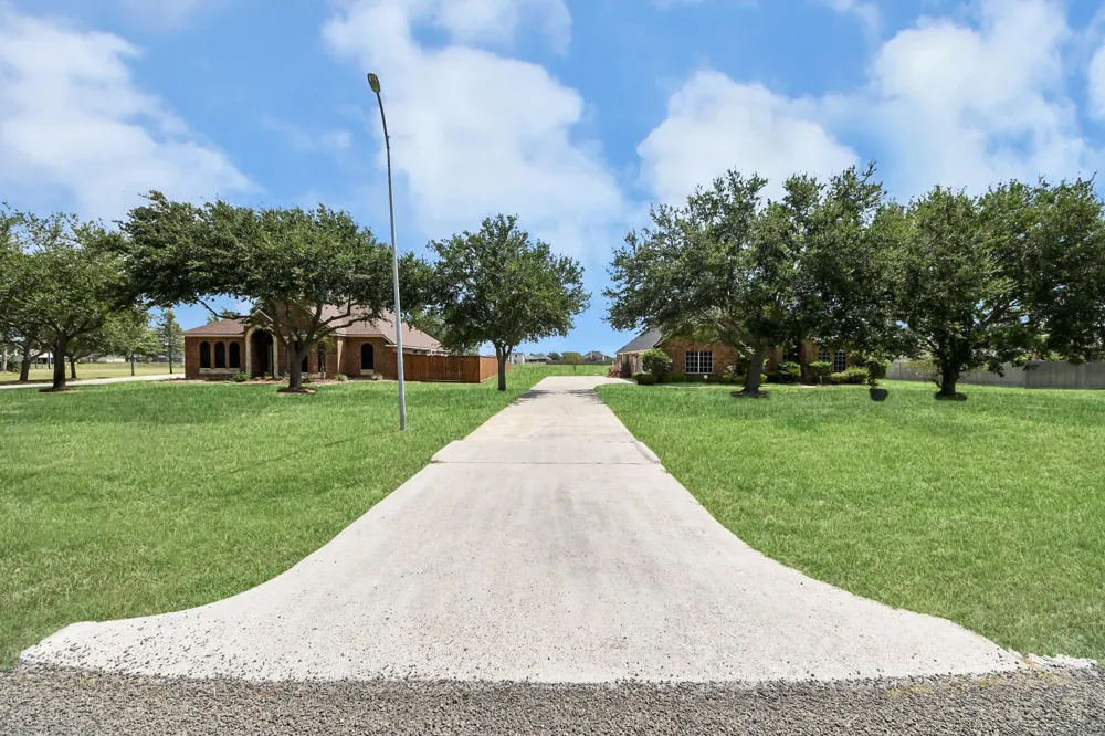 14618 Stablebrook Drive Beach City, TX 77523