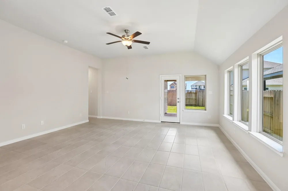 21111 Sunlight Grove Drive Bonney, TX 77583