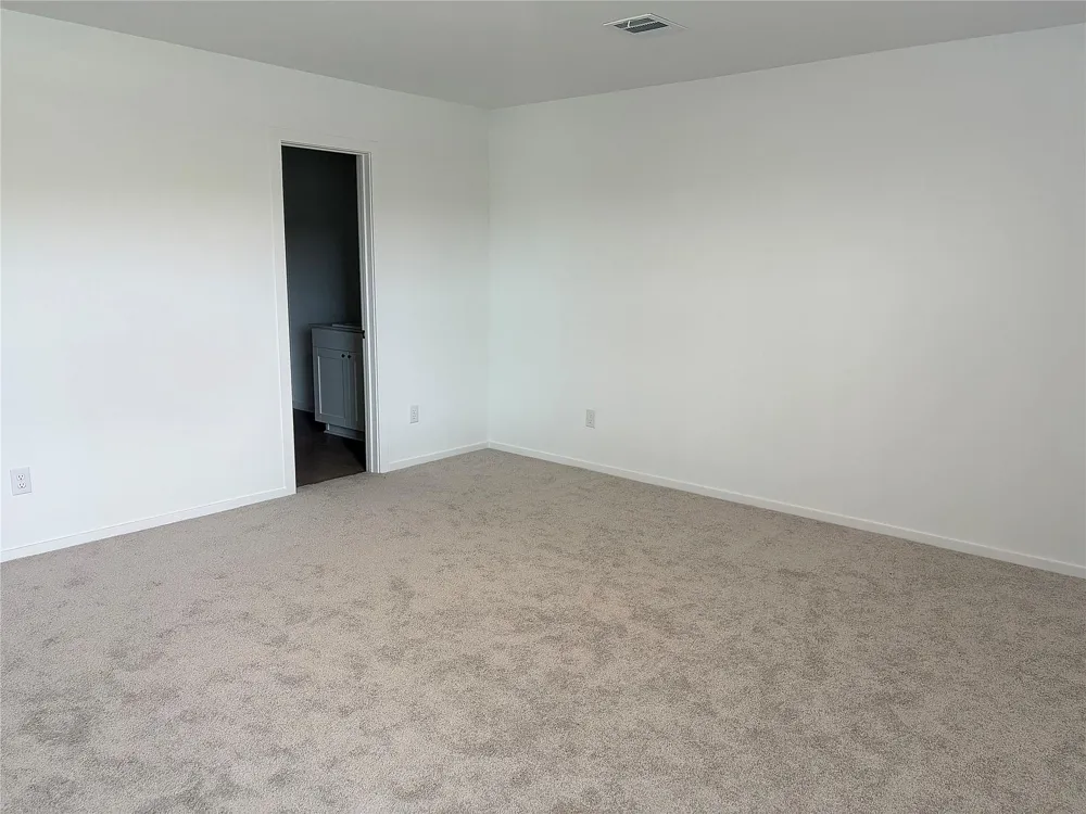 940 Woodhaven Lakes Drive La Marque, TX 77568