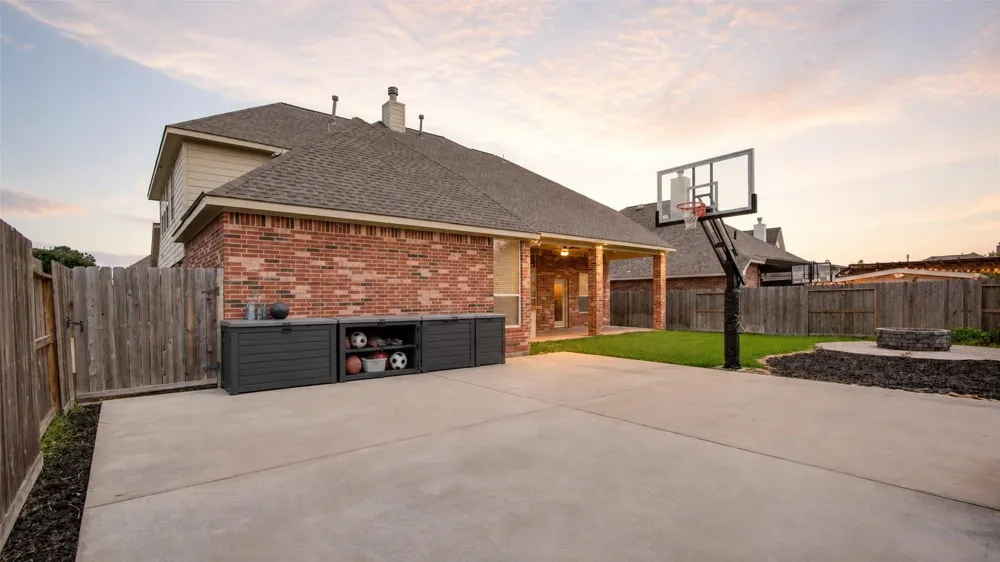 22423 Wenbury Drive Tomball, TX 77375