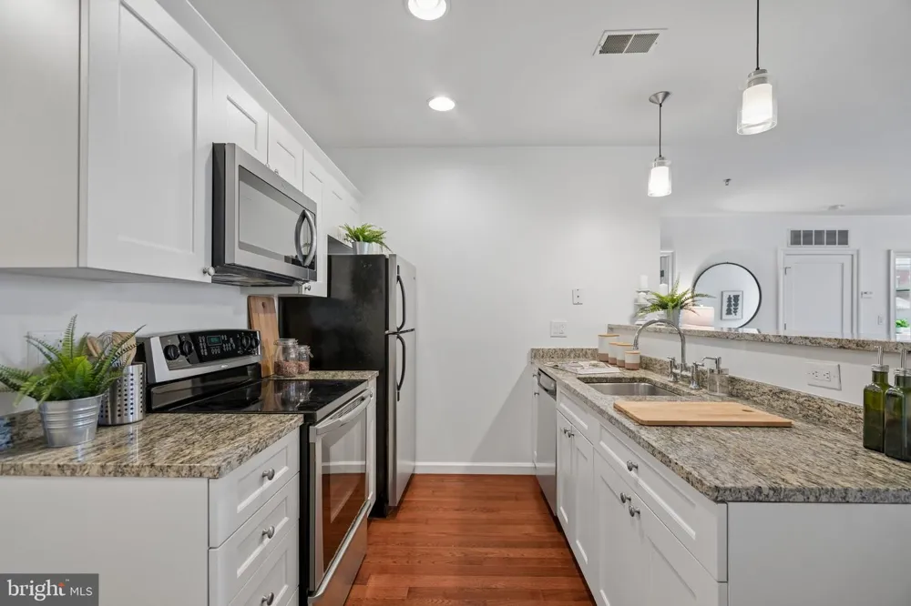 1811 CHESTNUT STREET #402 Philadelphia, PA 19103
