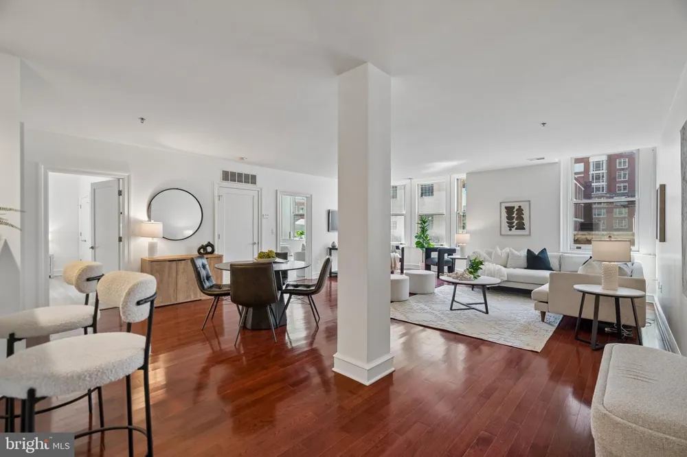 1811 CHESTNUT STREET #402 Philadelphia, PA 19103