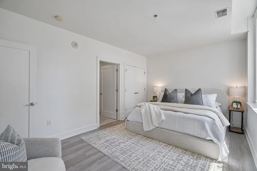 1811 CHESTNUT STREET #402 Philadelphia, PA 19103