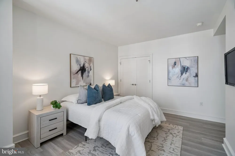 1811 CHESTNUT STREET #402 Philadelphia, PA 19103