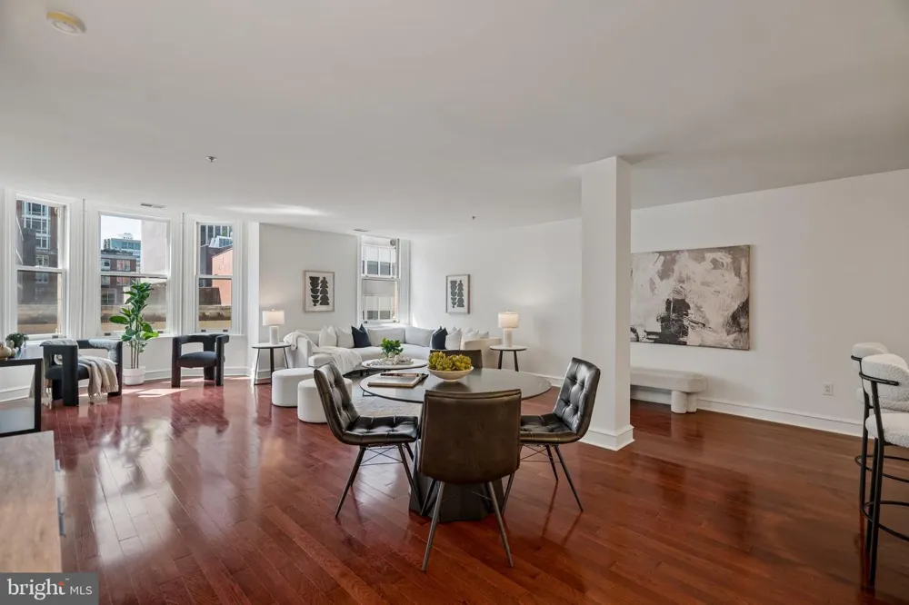 1811 CHESTNUT STREET #402 Philadelphia, PA 19103