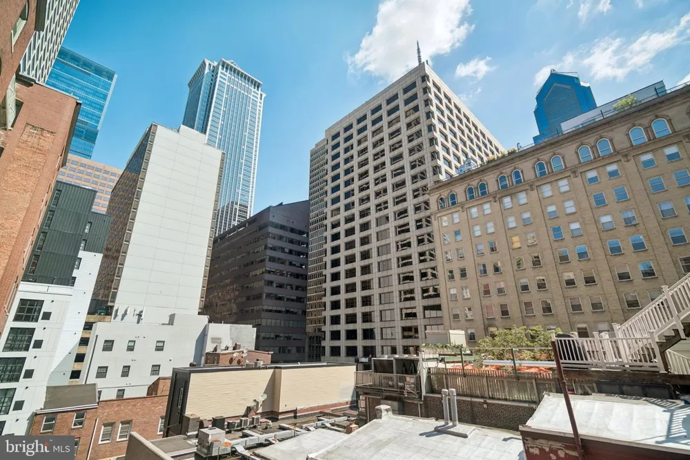 1811 CHESTNUT STREET #402 Philadelphia, PA 19103