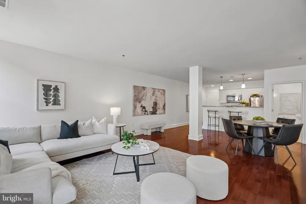 1811 CHESTNUT STREET #402 Philadelphia, PA 19103