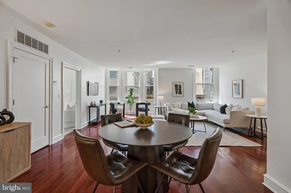 1811 CHESTNUT STREET #402 Philadelphia, PA 19103