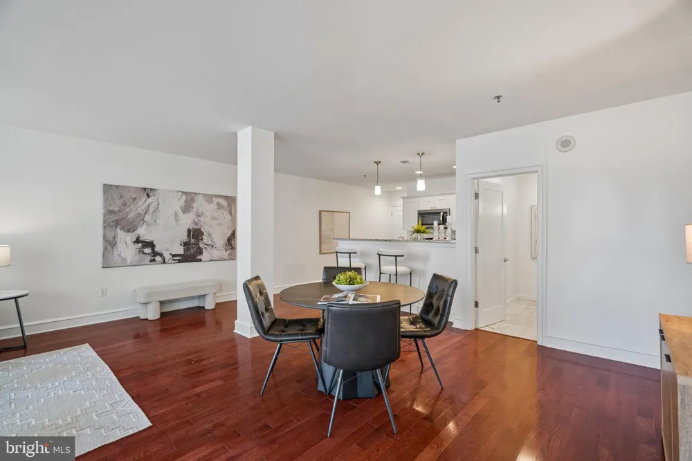 1811 CHESTNUT STREET #402 Philadelphia, PA 19103