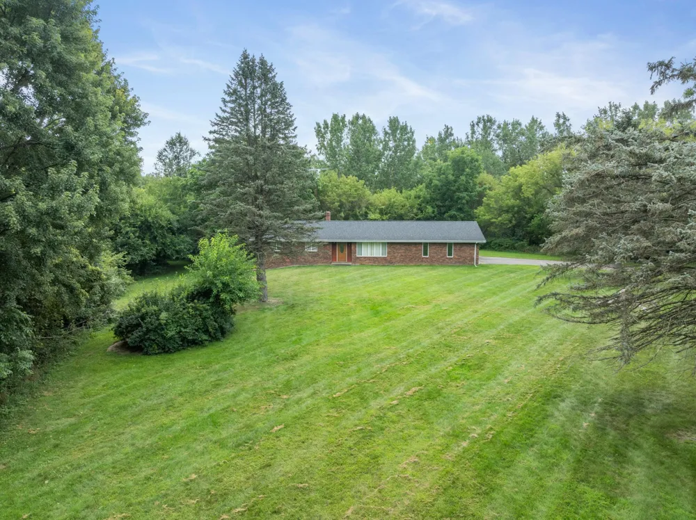 5978 Watson Road Eau Claire, MI 49111