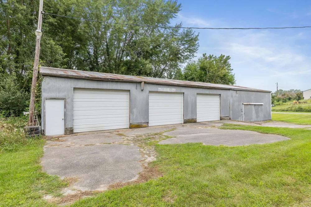 5978 Watson Road Eau Claire, MI 49111