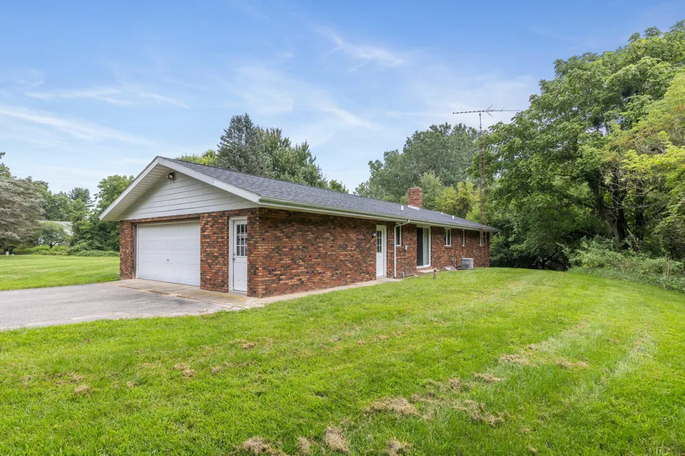 5978 Watson Road Eau Claire, MI 49111